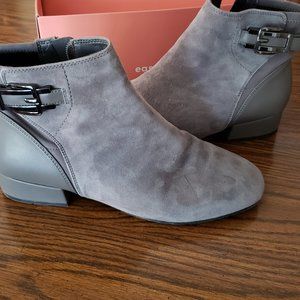 Easy Spirit, wide width, Gray booties